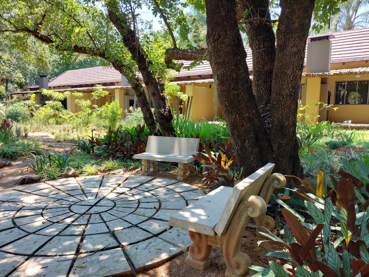 Aan De Vliet Holiday Resort ヘイジービュー エクステリア 写真